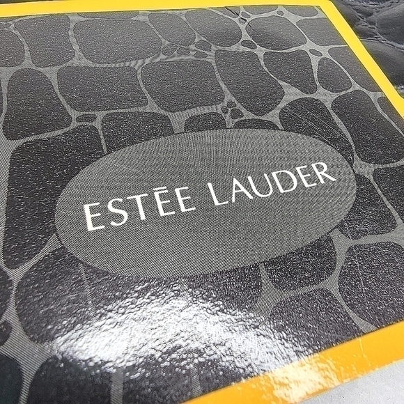 New Estee Lauder Women's Small Accessory Case Black Animal Print w/ Zipper - Picture 3 of 9